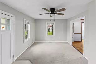 407 S Davis Ave, Centralia, IL 62801 - Photo 8
