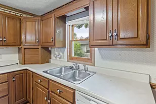 407 S Davis Ave, Centralia, IL 62801 - Photo 20