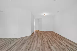 684 Quincy Bridge Ln, Glenview, IL 60025 - Photo 6