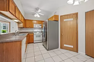327 Gazebo Ln, Lombard, IL 60148 - Photo 6