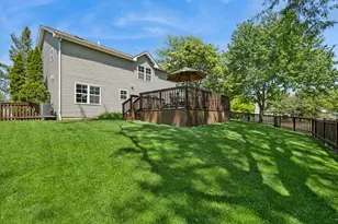 139 N Crooked Lake Ln, Lindenhurst, IL 60046 - Photo 20