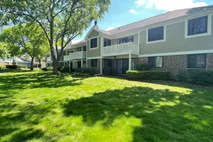 1106 Wildberry Ct, Wheeling, IL 60090 - Photo 2