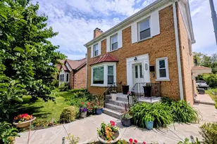 6833 N Lowell Ave, Lincolnwood, IL 60712 - Photo 1