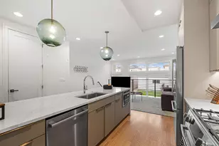 3428 N Kilbourn Ave, Chicago, IL 60641 - Photo 10