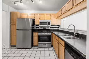 1242 Shawford Way, Elgin, IL 60120 - Photo 10