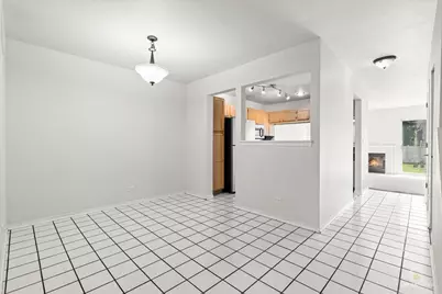 1242 Shawford Way, Elgin, IL 60120 - Photo 6