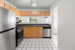 1242 Shawford Way, Elgin, IL 60120 - Photo 8