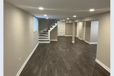 8042 S Bennett Avenue, Chicago, IL 60617 - Photo 16