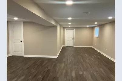 8042 S Bennett Avenue, Chicago, IL 60617 - Photo 18