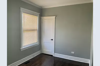 8042 S Bennett Avenue, Chicago, IL 60617 - Photo 12
