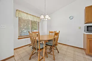 205 Woodlet Ln, Bolingbrook, IL 60490 - Photo 10