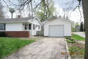 504 Washington St, Maple Park, IL 60151 - Photo 2