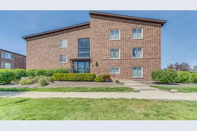 900 Perrie Drive #304, Elk Grove Village, IL 60007 - Photo 1