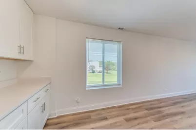 900 Perrie Drive #304, Elk Grove Village, IL 60007 - Photo 8