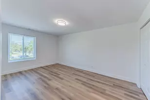 900 Perrie Dr, Elk Grove Village, IL 60007 - Photo 12