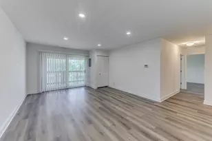 900 Perrie Dr, Elk Grove Village, IL 60007 - Photo 10