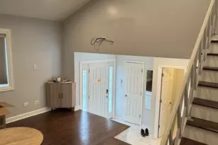 8058 W Lyons St, Niles, IL 60714 - Photo 2
