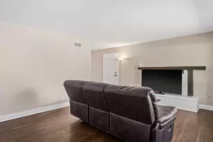 104 N Spruce St, Cortland, IL 60112 - Photo 4