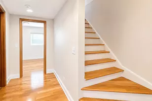 1647 W Sherwin Ave, Chicago, IL 60626 - Photo 10