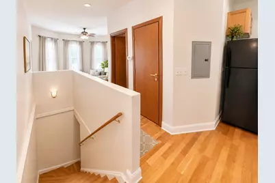 1647 W Sherwin Avenue #1, Chicago, IL 60626 - Photo 2