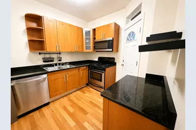 1647 W Sherwin Avenue #1, Chicago, IL 60626 - Photo 4