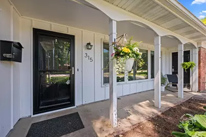 315 S Westlawn Avenue, Aurora, IL 60506 - Photo 2