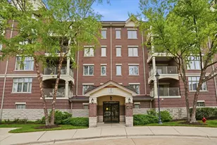 425 Village Green, Lincolnshire, IL 60069 - Photo 1