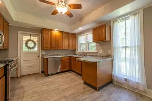 916 W Stephenson St, Freeport, IL 61032 - Photo 10