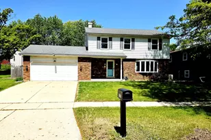 1234 N Lyle Ave, Elgin, IL 60123 - Photo 1