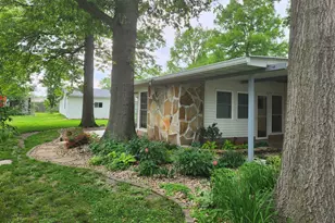 211 E Depew St, Odin, IL 62870 - Photo 32