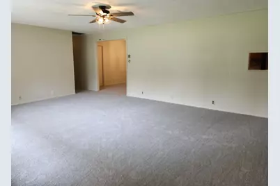 211 E Depew Street, Odin, IL 62870 - Photo 4