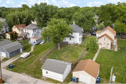 2132 Farnam Street, Davenport, IA 52803 - Photo 6