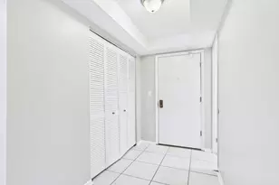 13000 W Heiden Circle, Lake Bluff, IL 60044 - Photo 4