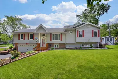 110 Oakwood Lane, Bartlett, IL 60103 - Photo 1