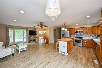 110 Oakwood Lane, Bartlett, IL 60103 - Photo 4