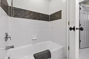 941 Par Dr, Algonquin, IL 60102 - Photo 24