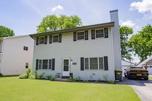 2705 School Dr, Rolling Meadows, IL 60008 - Photo 2