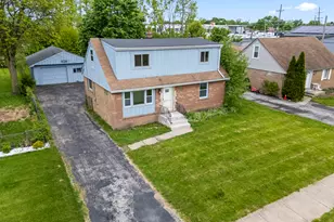 7809 Columbia Dr, Bridgeview, IL 60455 - Photo 1