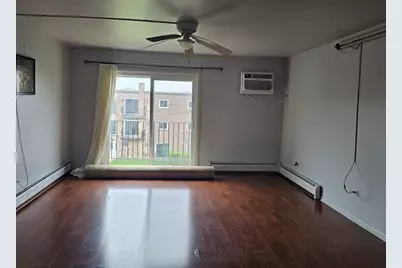 155 W Elk Trail #354, Carol Stream, IL 60188 - Photo 2