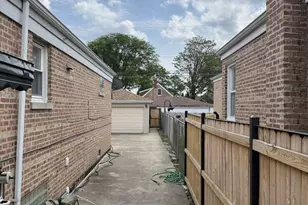 3725 W 80th St, Chicago, IL 60652 - Photo 8