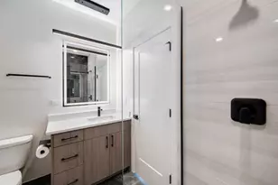 3992 S Lake Park Ave, Chicago, IL 60653 - Photo 14