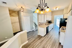 925 Sheridan Cir, Naperville, IL 60563 - Photo 2