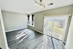 925 Sheridan Cir, Naperville, IL 60563 - Photo 4