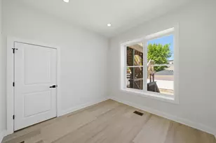 2702 W Adams St, Chicago, IL 60612 - Photo 2