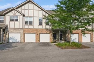 250 Rosehall Dr, Lake Zurich, IL 60047 - Photo 1
