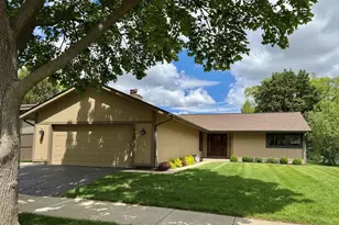626 Bryce Trail, Roselle, IL 60172 - Photo 1