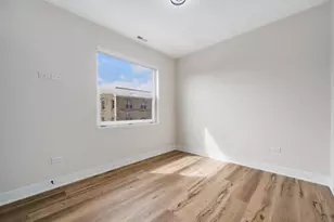 3992 S Lake Park Ave, Chicago, IL 60653 - Photo 14