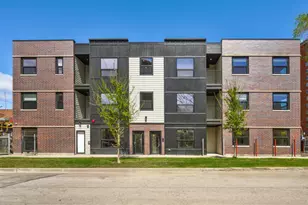 3992 S Lake Park Ave, Chicago, IL 60653 - Photo 1