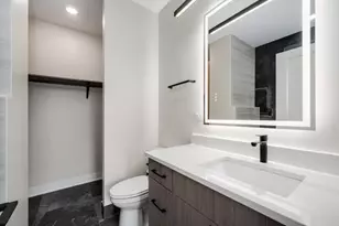 3992 S Lake Park Ave, Chicago, IL 60653 - Photo 12