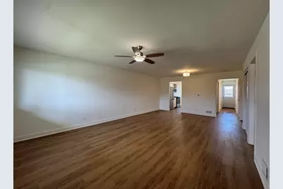 633 Dulles Road #B, Des Plaines, IL 60016 - Photo 2